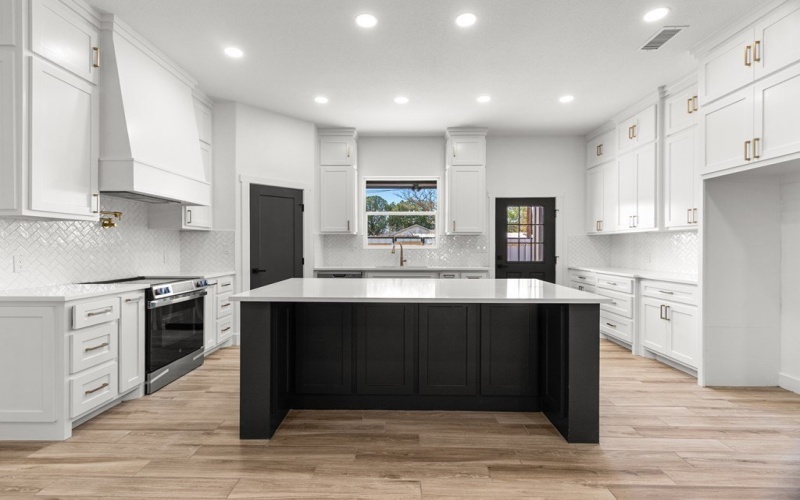 707 NW 6th St, Andrews, TX 79714, 4 Habitaciones Habitaciones , ,3 BañosBaños,Residential,En Venta,707 NW 6th St,0,173311