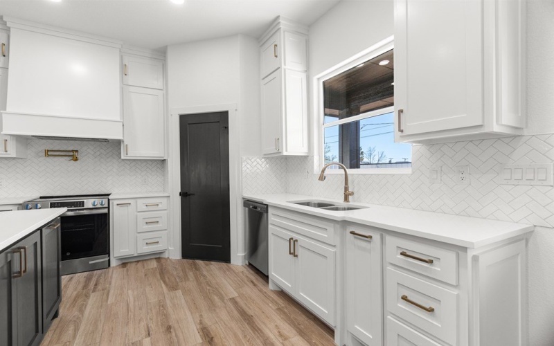 707 NW 6th St, Andrews, TX 79714, 4 Habitaciones Habitaciones , ,3 BañosBaños,Residential,En Venta,707 NW 6th St,0,173311