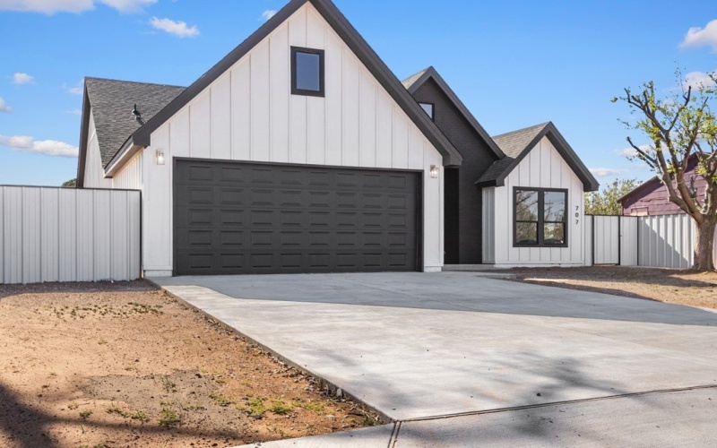 707 NW 6th St, Andrews, TX 79714, 4 Habitaciones Habitaciones , ,3 BañosBaños,Residential,En Venta,707 NW 6th St,0,173311