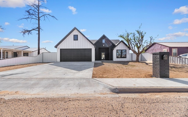 707 NW 6th St, Andrews, TX 79714, 4 Habitaciones Habitaciones , ,3 BañosBaños,Residential,En Venta,707 NW 6th St,0,173311