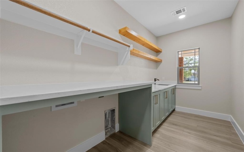 317 N Big Red Way, China Spring, TX 76633, 4 Bedrooms Bedrooms, ,3 BathroomsBathrooms,Residential,For Sale,317 N Big Red Way,0,21212757