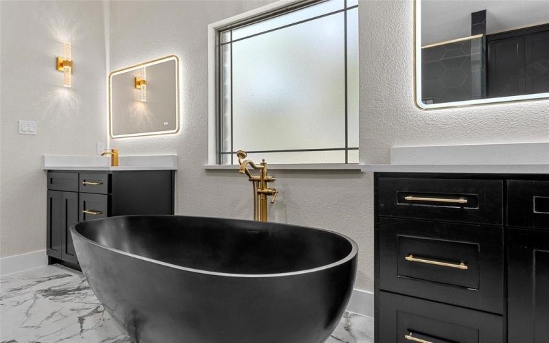 317 N Big Red Way, China Spring, TX 76633, 4 Bedrooms Bedrooms, ,3 BathroomsBathrooms,Residential,For Sale,317 N Big Red Way,0,21212757