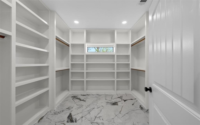 317 N Big Red Way, China Spring, TX 76633, 4 Bedrooms Bedrooms, ,3 BathroomsBathrooms,Residential,For Sale,317 N Big Red Way,0,21212757