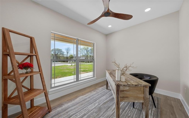 317 N Big Red Way, China Spring, TX 76633, 4 Bedrooms Bedrooms, ,3 BathroomsBathrooms,Residential,For Sale,317 N Big Red Way,0,21212757