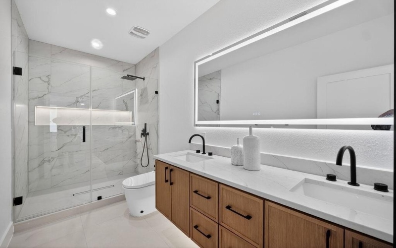 3215 Wake Street, Dallas, TX 75212, 4 Habitaciones Habitaciones , ,5 BañosBaños,Residential,En Venta,3215 Wake Street,0,21213229