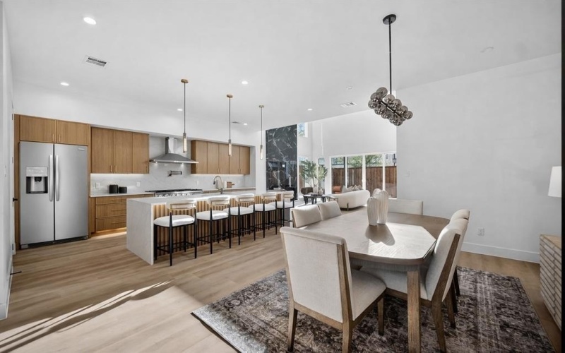 3215 Wake Street, Dallas, TX 75212, 4 Habitaciones Habitaciones , ,5 BañosBaños,Residential,En Venta,3215 Wake Street,0,21213229