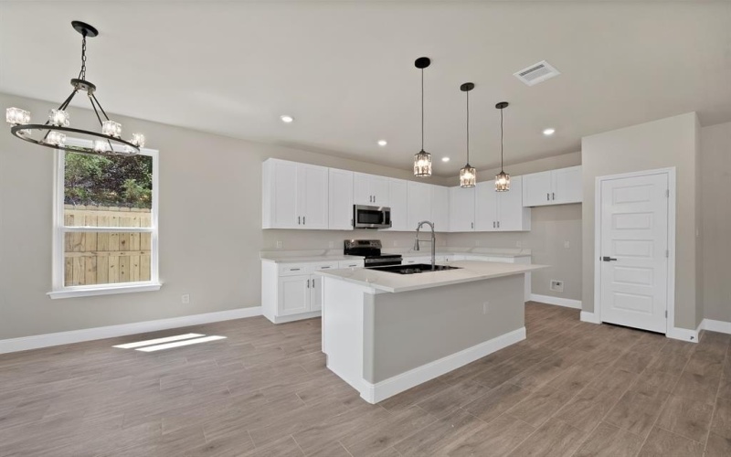 2513 Austin Court, Granbury, TX 76048, 4 Bedrooms Bedrooms, ,2 BathroomsBathrooms,Residential,For Sale,2513 Austin Court,0,21215093