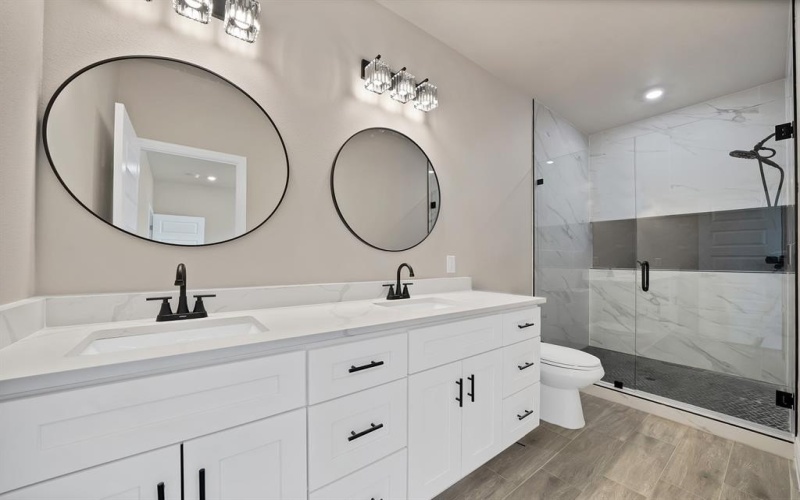 2513 Austin Court, Granbury, TX 76048, 4 Bedrooms Bedrooms, ,2 BathroomsBathrooms,Residential,For Sale,2513 Austin Court,0,21215093