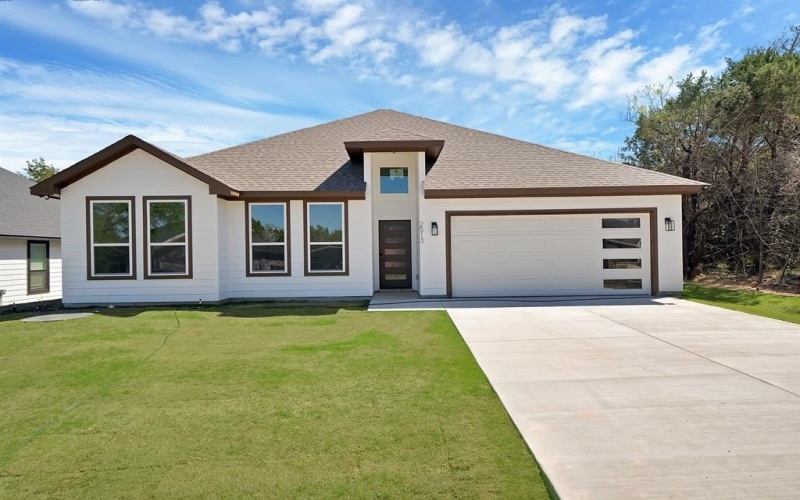 2513 Austin Court, Granbury, TX 76048, 4 Bedrooms Bedrooms, ,2 BathroomsBathrooms,Residential,For Sale,2513 Austin Court,0,21215093