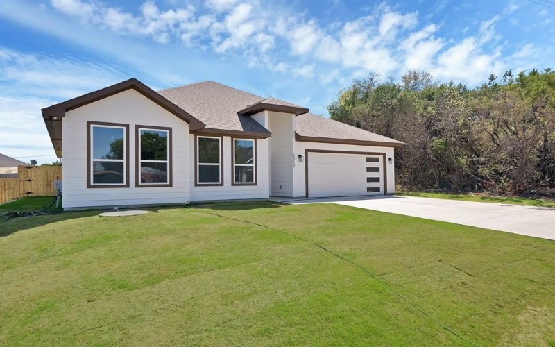 2513 Austin Court, Granbury, TX 76048, 4 Bedrooms Bedrooms, ,2 BathroomsBathrooms,Residential,For Sale,2513 Austin Court,0,21215093