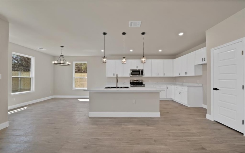 2513 Austin Court, Granbury, TX 76048, 4 Bedrooms Bedrooms, ,2 BathroomsBathrooms,Residential,For Sale,2513 Austin Court,0,21215093