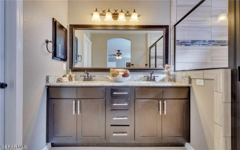 13436 CINDERFORD Avenue, Horizon City, TX 79928, 3 Bedrooms Bedrooms, ,2 BathroomsBathrooms,Residential,For Sale,13436 CINDERFORD Avenue,0,940748