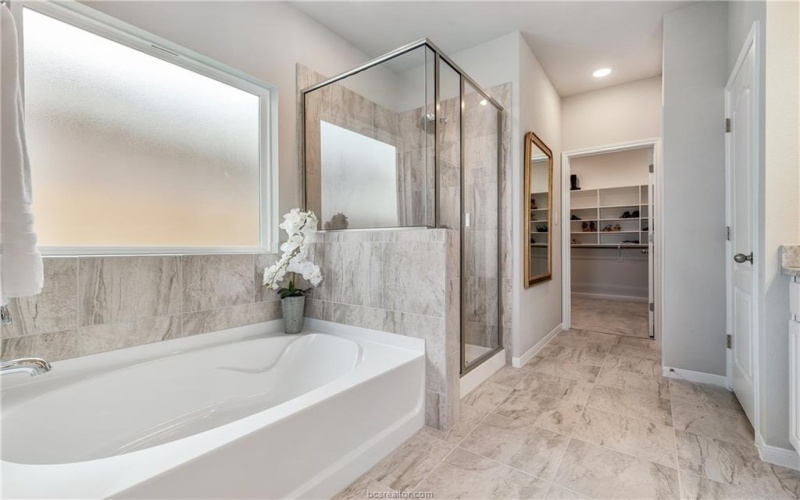 1204 Patriot Drive, College Station, TX 77845, 5 Bedrooms Bedrooms, ,3 BathroomsBathrooms,Residential,For Sale,1204 Patriot Drive,0,26003363