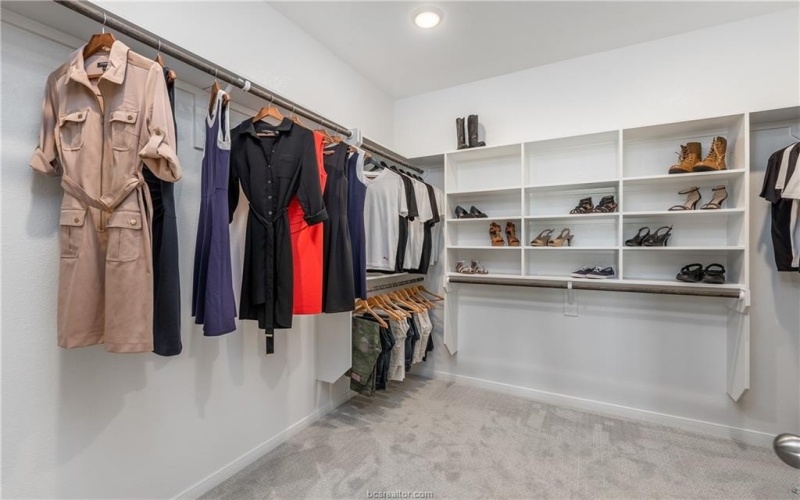 1204 Patriot Drive, College Station, TX 77845, 5 Bedrooms Bedrooms, ,3 BathroomsBathrooms,Residential,For Sale,1204 Patriot Drive,0,26003363