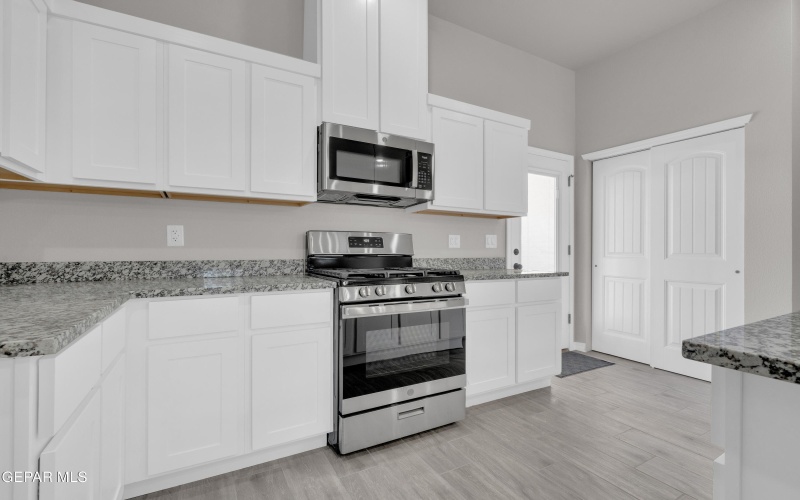 624 Hesse Drive, Socorro, TX 79927, ,Residential Multi Family,En Venta,624 Hesse Drive,0,940764