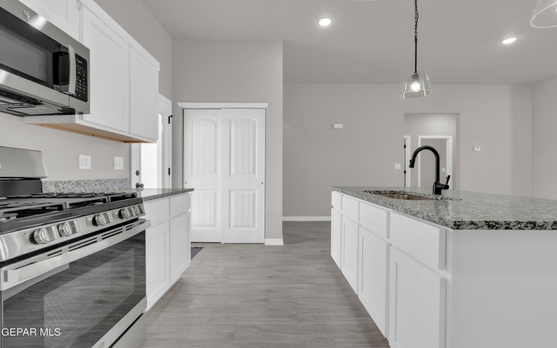 624 Hesse Drive, Socorro, TX 79927, ,Residential Multi Family,En Venta,624 Hesse Drive,0,940764