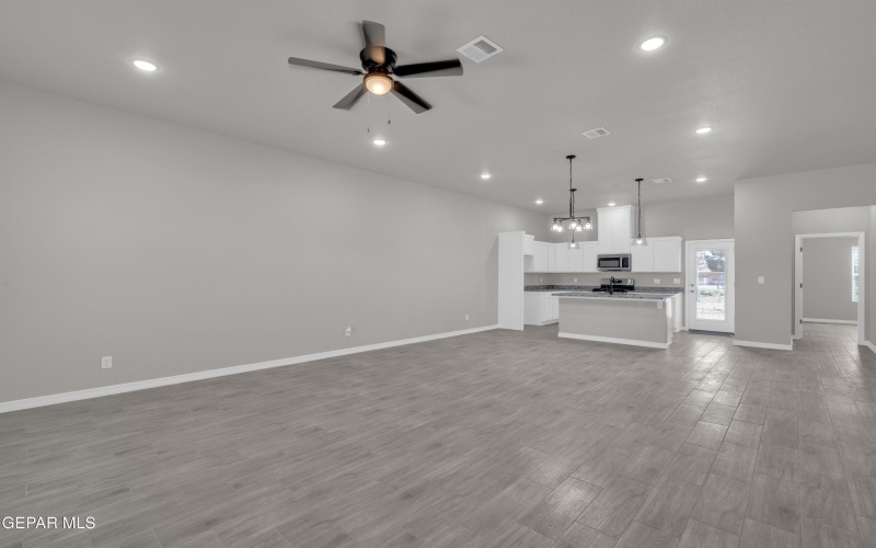 624 Hesse Drive, Socorro, TX 79927, ,Residential Multi Family,En Venta,624 Hesse Drive,0,940764