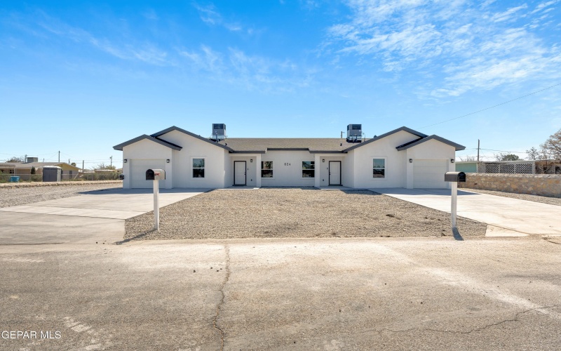624 Hesse Drive, Socorro, TX 79927, ,Residential Multi Family,En Venta,624 Hesse Drive,0,940764
