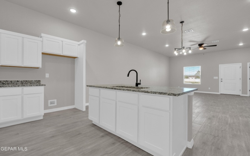 624 Hesse Drive, Socorro, TX 79927, ,Residential Multi Family,En Venta,624 Hesse Drive,0,940764