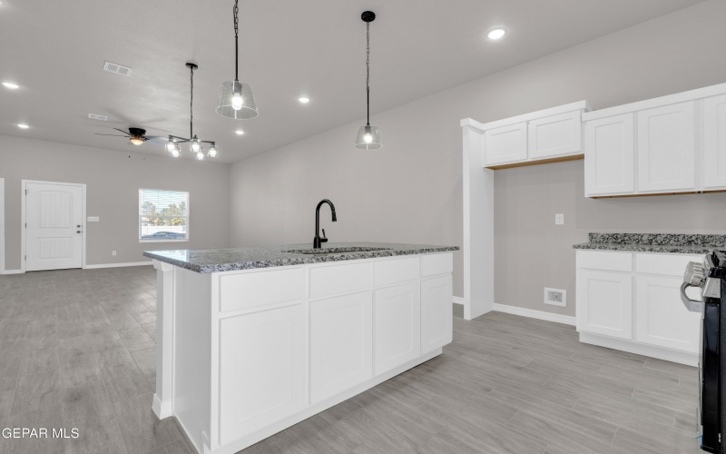 624 Hesse Drive, Socorro, TX 79927, ,Residential Multi Family,En Venta,624 Hesse Drive,0,940764