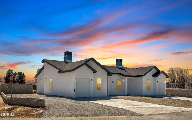 624 Hesse Drive, Socorro, TX 79927, ,Residential Multi Family,En Venta,624 Hesse Drive,0,940764