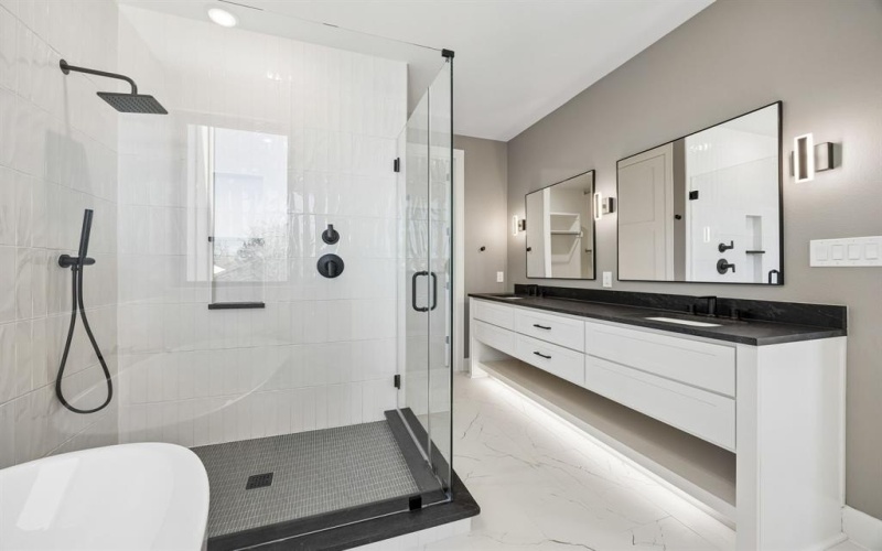 122 S Church Street, McKinney, TX 75069, 4 Bedrooms Bedrooms, ,5 BathroomsBathrooms,Residential,For Sale,122 S Church Street,0,21214947