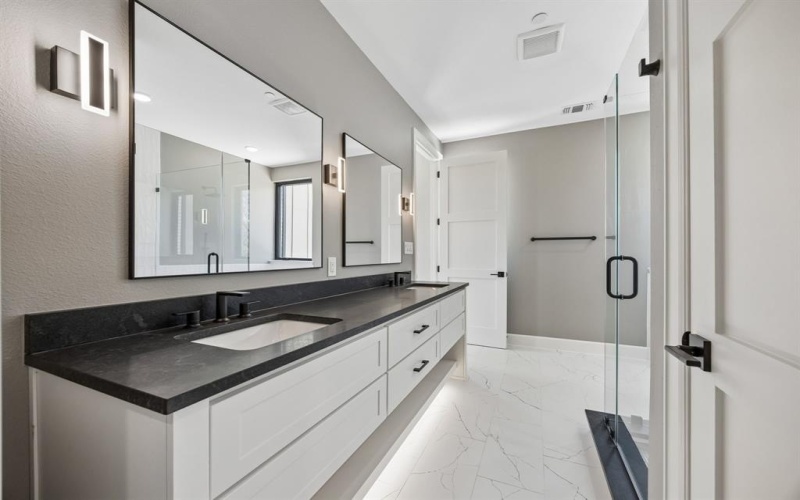 122 S Church Street, McKinney, TX 75069, 4 Bedrooms Bedrooms, ,5 BathroomsBathrooms,Residential,For Sale,122 S Church Street,0,21214947