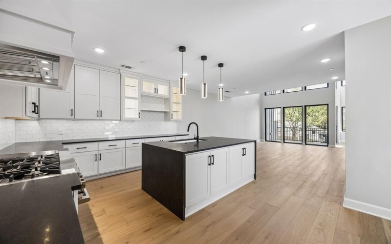 122 S Church Street, McKinney, TX 75069, 4 Bedrooms Bedrooms, ,5 BathroomsBathrooms,Residential,For Sale,122 S Church Street,0,21214947