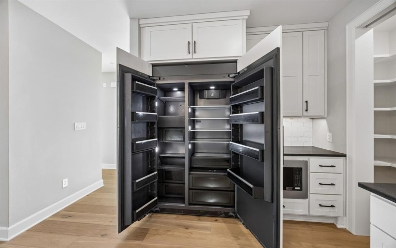 122 S Church Street, McKinney, TX 75069, 4 Bedrooms Bedrooms, ,5 BathroomsBathrooms,Residential,For Sale,122 S Church Street,0,21214947