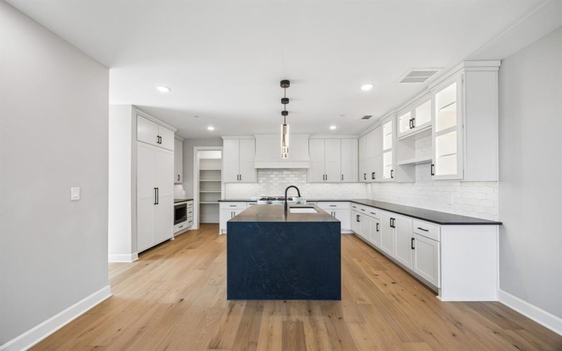 122 S Church Street, McKinney, TX 75069, 4 Bedrooms Bedrooms, ,5 BathroomsBathrooms,Residential,For Sale,122 S Church Street,0,21214947