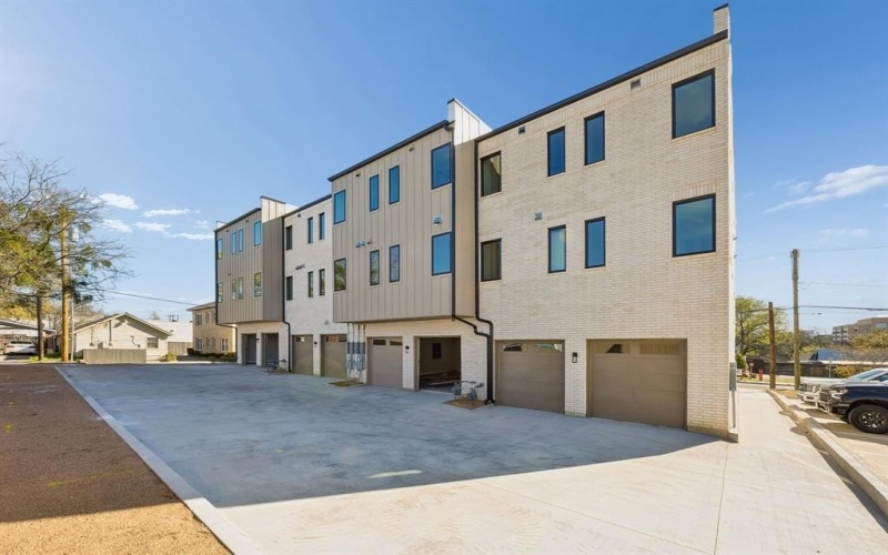 122 S Church Street, McKinney, TX 75069, 4 Bedrooms Bedrooms, ,5 BathroomsBathrooms,Residential,For Sale,122 S Church Street,0,21214947