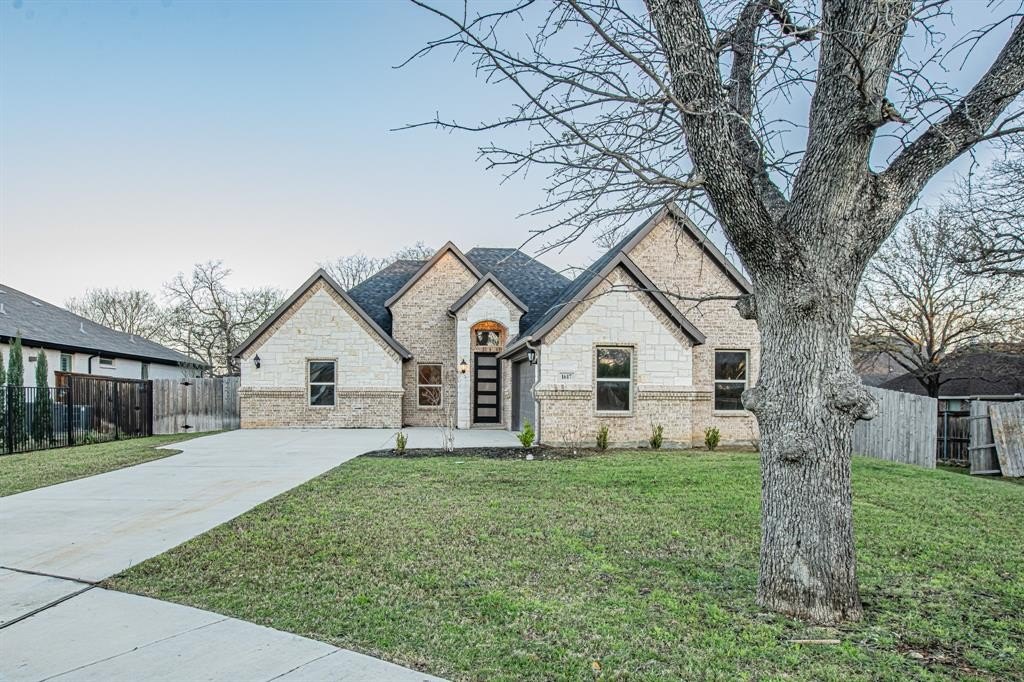 1617 sea breeze Court, Azle, TX 76020, 4 Bedrooms Bedrooms, ,2 BathroomsBathrooms,Residential,For Sale,1617 sea breeze Court,0,21215425