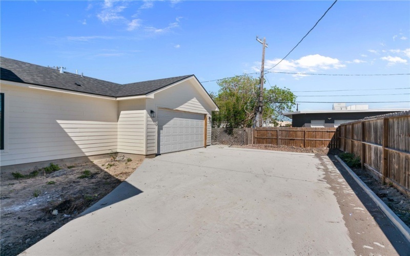 530 Cole Street, Corpus Christi, TX 78404, 4 Bedrooms Bedrooms, ,3 BathroomsBathrooms,Residential,For Sale,530 Cole Street,0,473570