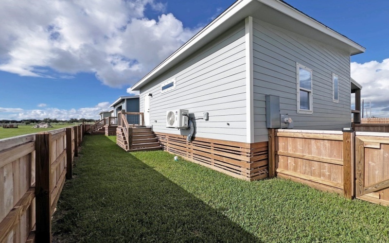 106 Landry Circle, Rockport, TX 78382, 2 Bedrooms Bedrooms, ,1 BathroomBathrooms,Residential,For Sale,106 Landry Circle,0,473707