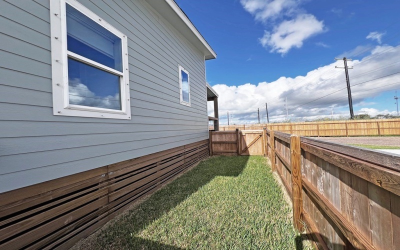 106 Landry Circle, Rockport, TX 78382, 2 Bedrooms Bedrooms, ,1 BathroomBathrooms,Residential,For Sale,106 Landry Circle,0,473707