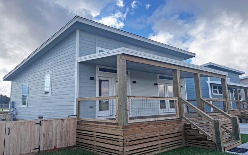 106 Landry Circle, Rockport, TX 78382, 2 Bedrooms Bedrooms, ,1 BathroomBathrooms,Residential,For Sale,106 Landry Circle,0,473707