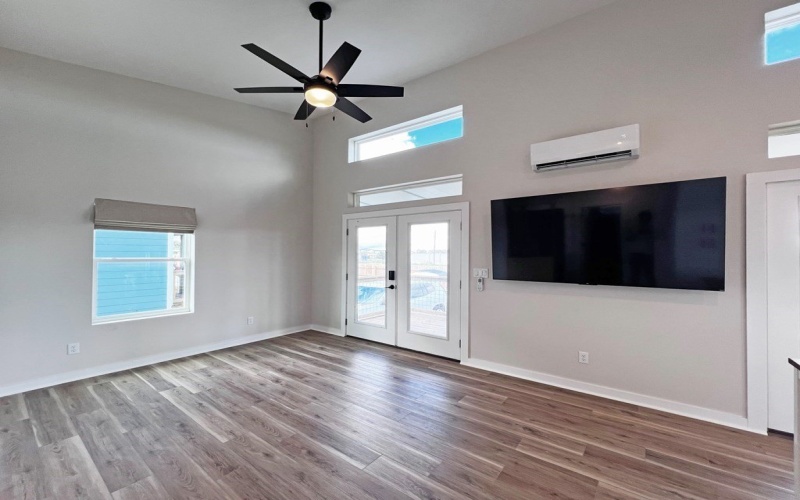 106 Landry Circle, Rockport, TX 78382, 2 Bedrooms Bedrooms, ,1 BathroomBathrooms,Residential,For Sale,106 Landry Circle,0,473707