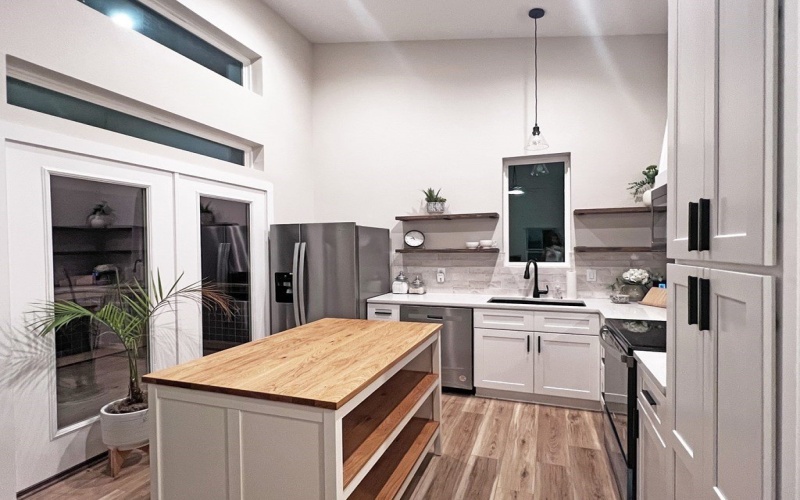 106 Landry Circle, Rockport, TX 78382, 2 Bedrooms Bedrooms, ,1 BathroomBathrooms,Residential,For Sale,106 Landry Circle,0,473707