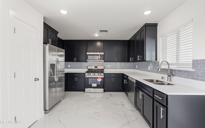 15245 Destination Avenue, El Paso, TX 79938, 3 Bedrooms Bedrooms, ,2 BathroomsBathrooms,Residential,For Sale,15245 Destination Avenue,0,940804