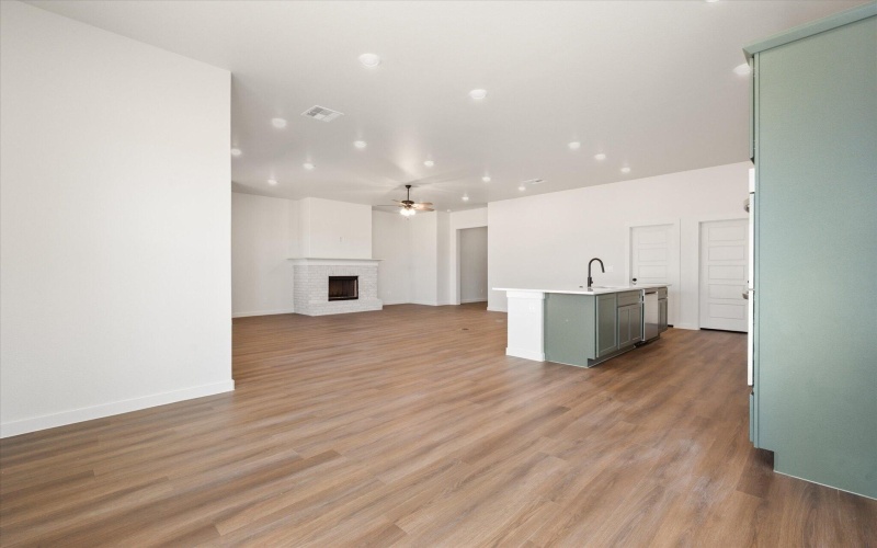 12002 Iola Drive, Lubbock, TX 79424, 4 Habitaciones Habitaciones , ,3 BañosBaños,Residential,En Venta,12002 Iola Drive,0,202603712