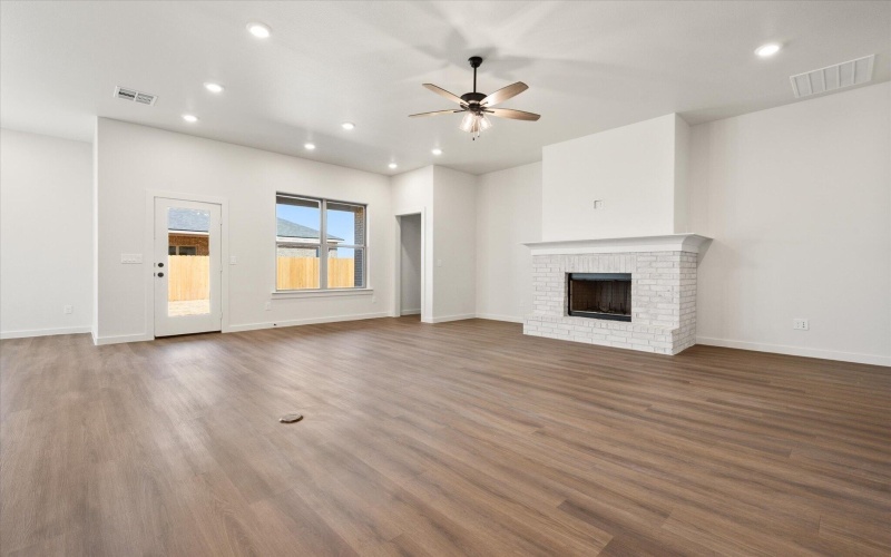 12002 Iola Drive, Lubbock, TX 79424, 4 Habitaciones Habitaciones , ,3 BañosBaños,Residential,En Venta,12002 Iola Drive,0,202603712