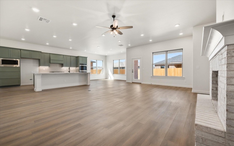 12002 Iola Drive, Lubbock, TX 79424, 4 Habitaciones Habitaciones , ,3 BañosBaños,Residential,En Venta,12002 Iola Drive,0,202603712