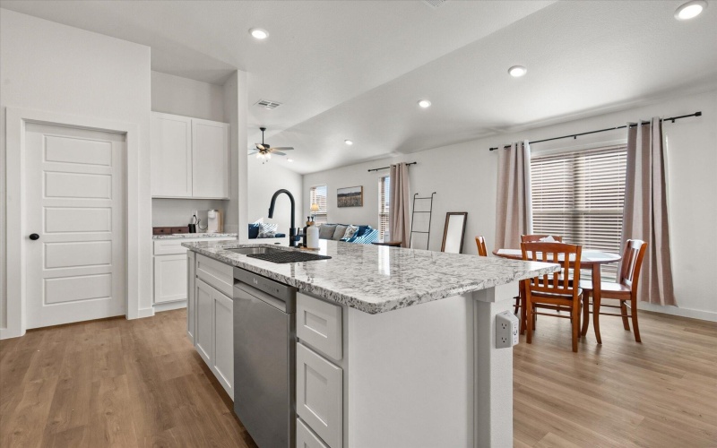 2156 Langford Avenue, Lubbock, TX 79407, 4 Habitaciones Habitaciones , ,2 BañosBaños,Residential,En Venta,2156 Langford Avenue,0,202603733