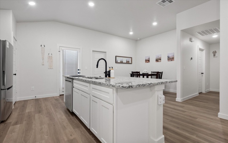 2133 Langford Avenue, Lubbock, TX 79407, 3 Habitaciones Habitaciones , ,2 BañosBaños,Residential,En Venta,2133 Langford Avenue,0,202603756