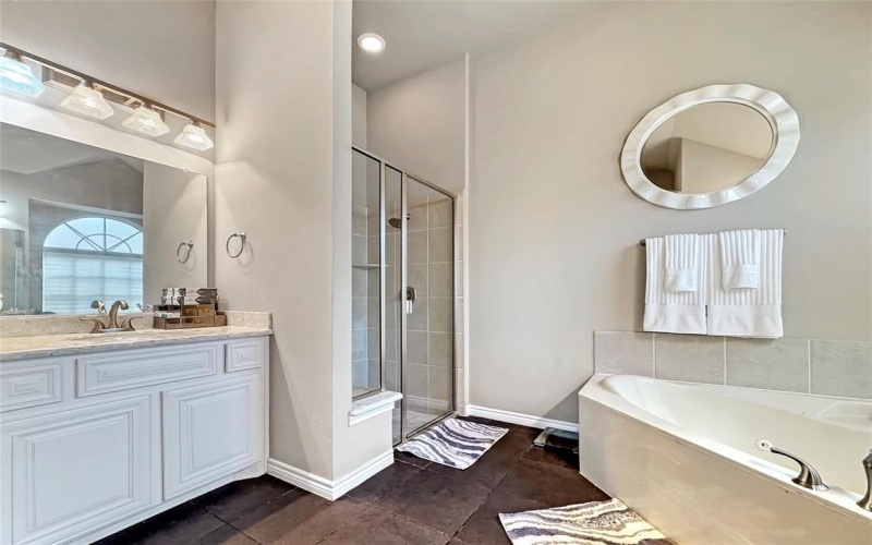 904 Regal Bluff Lane, DeSoto, TX 75115, 5 Bedrooms Bedrooms, ,2 BathroomsBathrooms,Residential,For Sale,904 Regal Bluff Lane,0,21200073