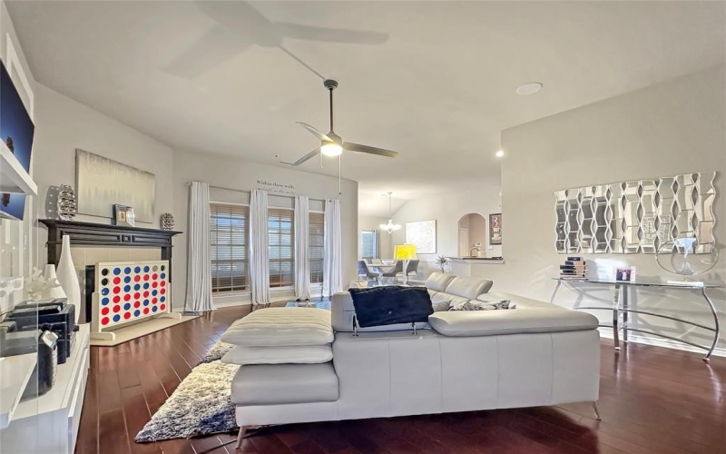 904 Regal Bluff Lane, DeSoto, TX 75115, 5 Bedrooms Bedrooms, ,2 BathroomsBathrooms,Residential,For Sale,904 Regal Bluff Lane,0,21200073