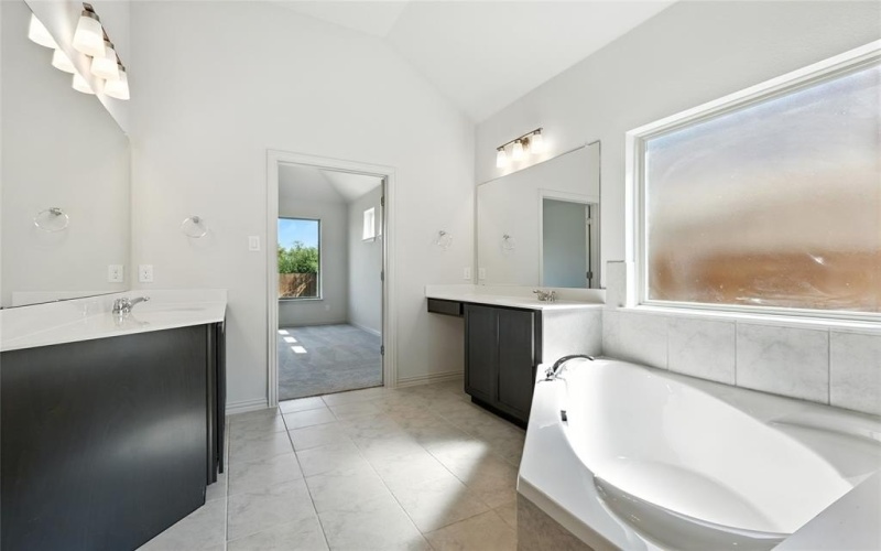 1421 Odette Drive, Arlington, TX 76013, 4 Habitaciones Habitaciones , ,3 BañosBaños,Residential,En Venta,1421 Odette Drive,0,21214262