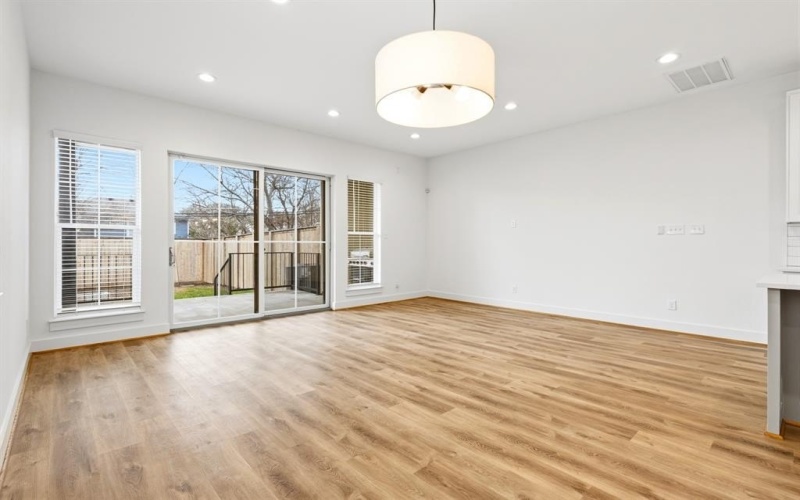 1007 Mount Auburn Avenue, Dallas, TX 75223, 3 Bedrooms Bedrooms, ,2 BathroomsBathrooms,Residential,For Sale,1007 Mount Auburn Avenue,0,21215523