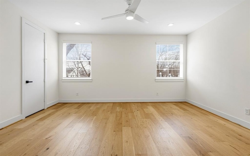 1007 Mount Auburn Avenue, Dallas, TX 75223, 3 Bedrooms Bedrooms, ,2 BathroomsBathrooms,Residential,For Sale,1007 Mount Auburn Avenue,0,21215523