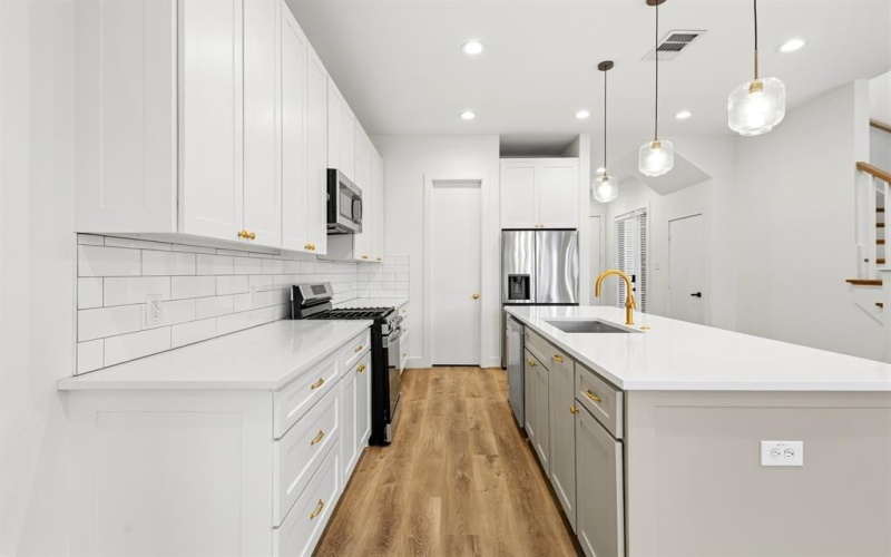 1007 Mount Auburn Avenue, Dallas, TX 75223, 3 Bedrooms Bedrooms, ,2 BathroomsBathrooms,Residential,For Sale,1007 Mount Auburn Avenue,0,21215523